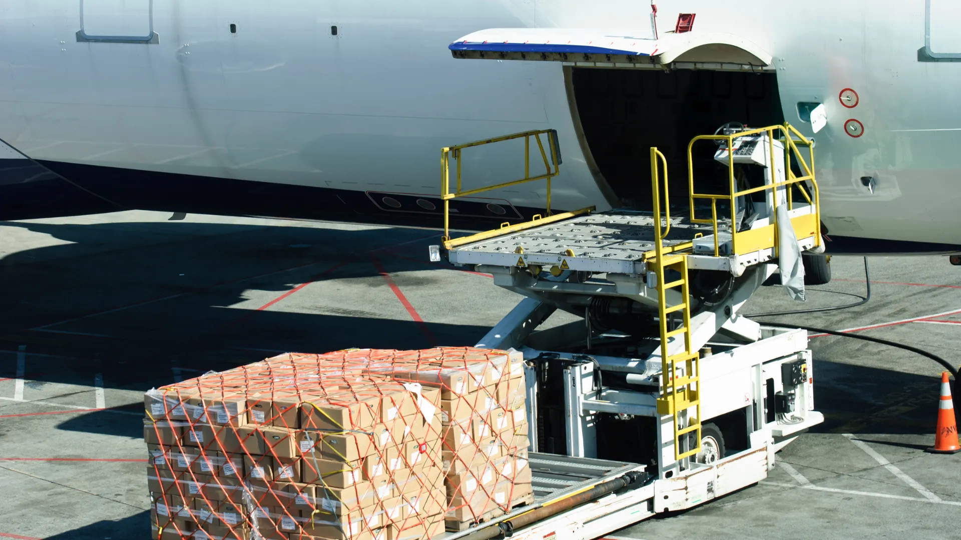 Warehouse package handling